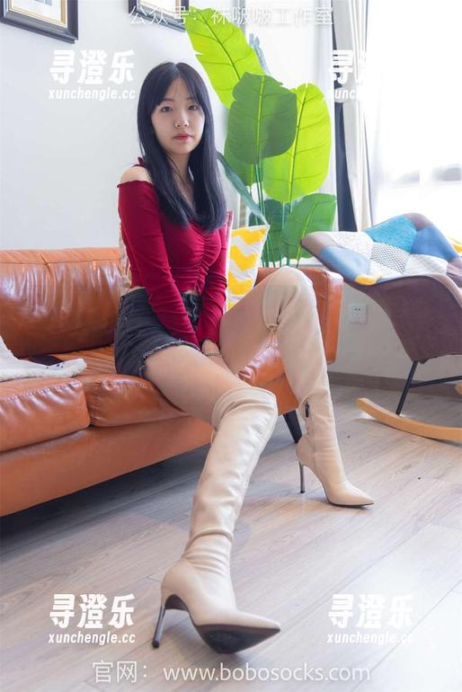 BoBoSocks袜啵啵-小沫 BoBoSocks袜啵啵 - 免费合集唾手可得,小沫的红色匡威板鞋为什么能抓住目光?动动手指就知道。