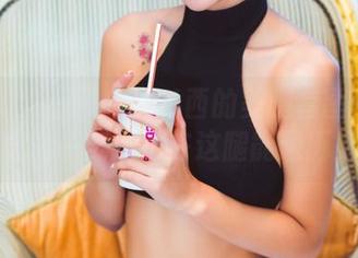 GIRLT果团网 – 裴希西的美腿套图：见证历史的一刻！也许这腿能通历史哦