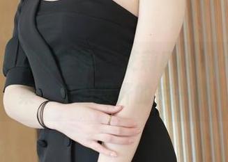 MFStar模范学院 – 艾莉Evelyn私房图集，自拍揭开的另一面