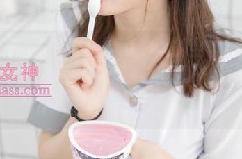 MSLASS梦丝女神 – 芷蕾的全套油光丝袜，这绝对是一种新潮流？我先晃晃脑袋，想象一下。