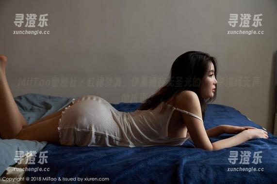 MiiTao蜜桃社-伊素妍 MiiTao蜜桃社 - 红裙梦游,伊素妍在无圣光的巻动中演绎无声的挑逗。
