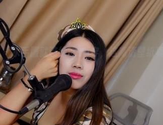 PANS写真 – 水手服就该给roro穿，这高清壁纸真让我想起海风