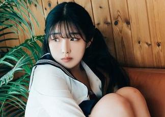 在Sonson(손손)的阅览室，图集里的美图让我不自觉地想起一些模糊的回忆，喏，那种轻松的模糊。