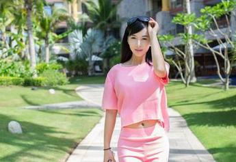 TuiGirl推女郎 – 模特林夕的浴室探险：怎么水都变成了创意大片的资源？