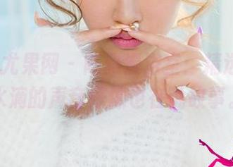 UGirls尤果网 – 陈雅漫浴室：精选图包，水滴的声音好像也在说故事。