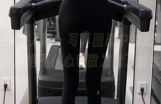 Xiuren秀人网 – 写真图册中的周慕汐，职场风格不小心也散发出了香水味