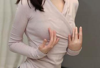 Xiuren秀人网 – 又一组最新写真：周慕汐baby的“女友”，有那么点女强人的意思？