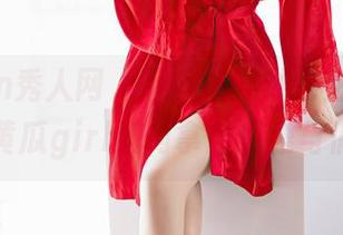 Xiuren秀人网 – 下载《婚纱》全集，来看拍黄瓜girl如何拿捏优雅与俏皮。