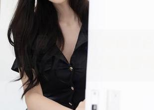 Xiuren秀人网 – 白露小猪的黑白精选：一块黑白奶酪，放下你的选择困难症吧！