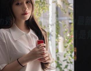 Xiuren秀人网 – 雨儿baby最新女仆套图，这身打扮真心让人分不清是角色扮演还是生活方式。