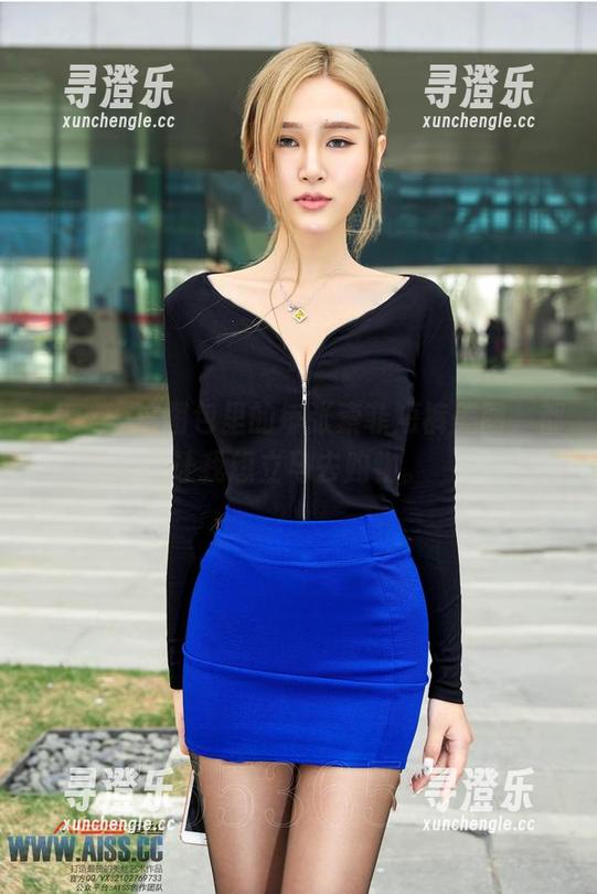 aiss-索菲 aiss - 这图包里的每张索菲短裤美图,都让我想立马去购物。