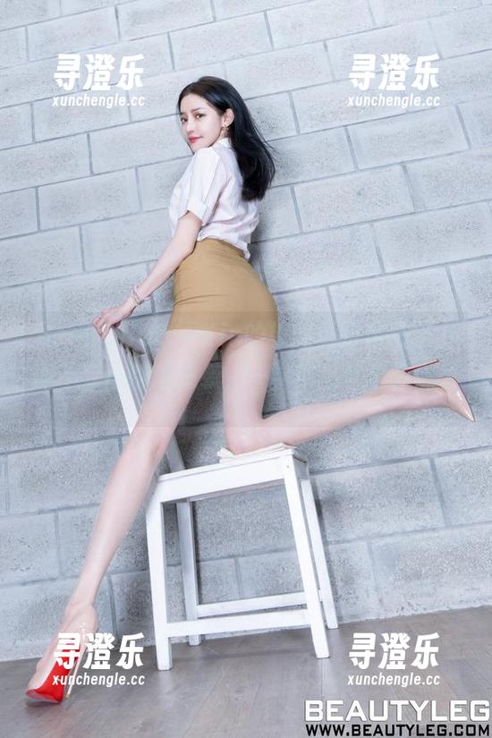 beautyleg-Xin beautyleg - Xin的校园最新作品,上课不专心都想逆袭,一学期追半个萌妹子。