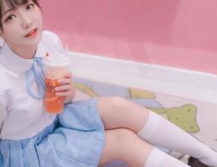 男友衬衫？不如说是lovely呆玄的“又美又窘”Cos！我在想这个资源会让多少人心蠢蠢欲动～