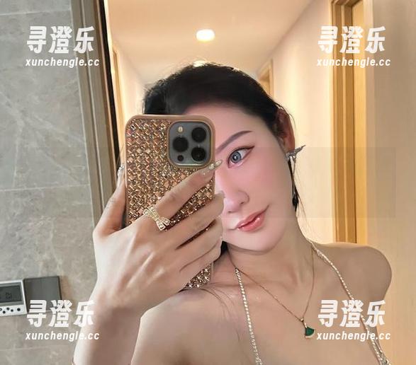 不爱笑的赛琳 微密圈 - 从平凡到惊艳:不爱笑的赛琳的渔网连体袜私拍美图全记录!
