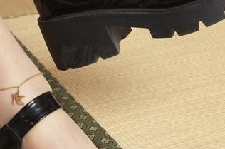 丽柜 – 小心，敏儿的浴室写真可能会让你想多了，呵呵
