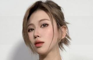微密圈 – 美图链接在此！乙醇子用红纱营造了个小天地，太迷人了呢。