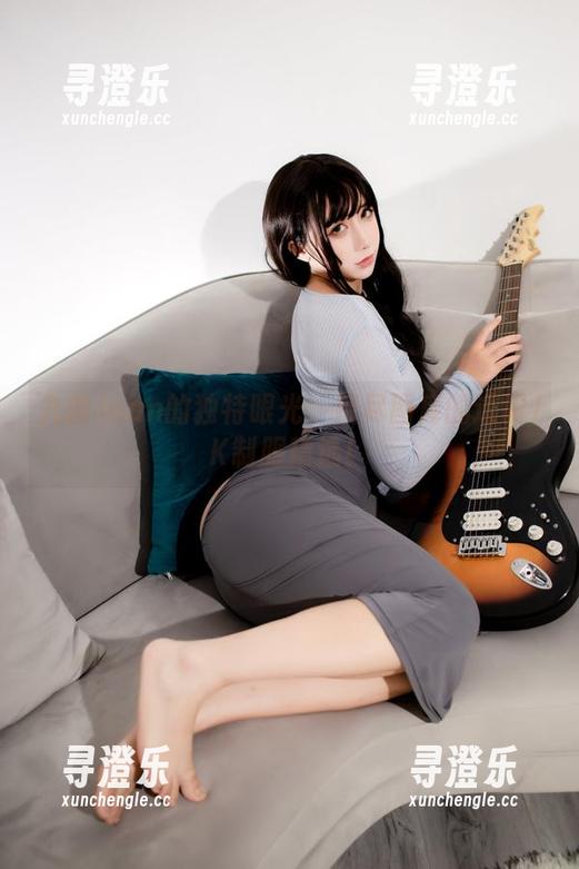 九曲Jean的独特眼光：搜尽图库的透明JK制服精选！