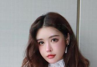 微密圈 – 无聊的一天不如来看看“于芷晴”的连衣裙图包，分享不分享随你，但我心里想的你懂的。