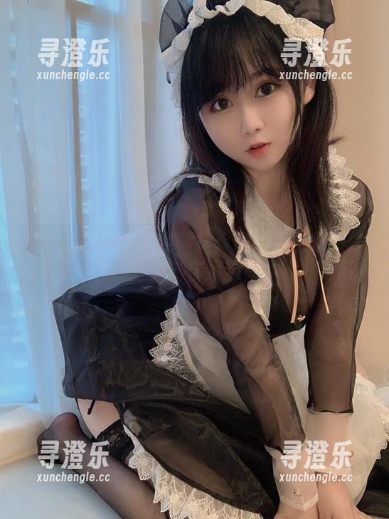 依依超级懒 依依超级懒的镂空图集:到底是走光还是走心?你来猜!
