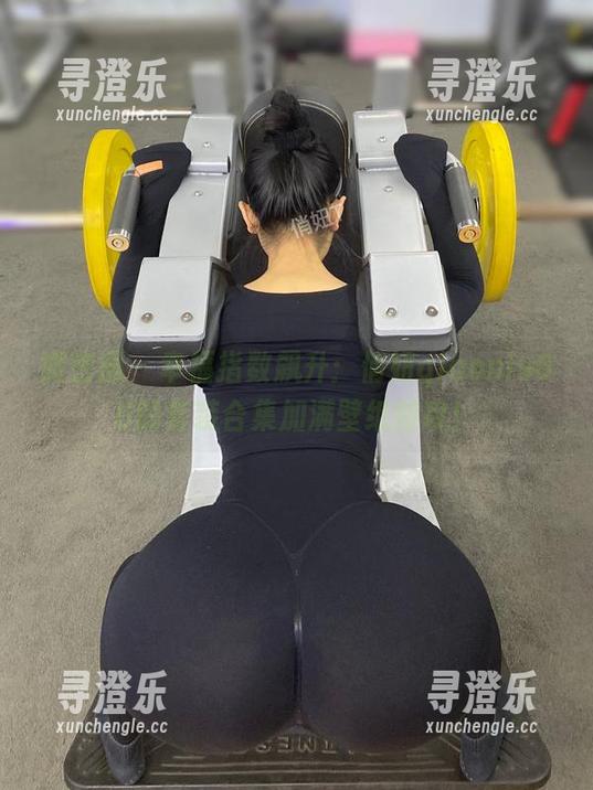 俏妞qiaoniu66 微密圈 - 幸福指数飙升:俏妞qiaoniu66的套装合集加满壁纸特攻!