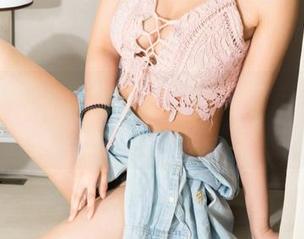 克拉女神 – 佳佳最新图册上线，兔女郎元素还是挺抢眼的呢。