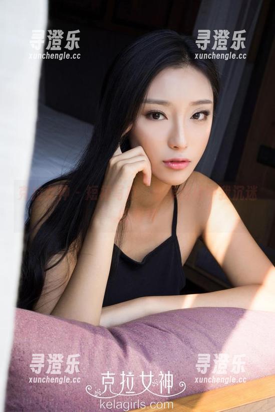 克拉女神-菲菲 克拉女神 - 短裙写真,菲菲在线中我沉迷的眼神
