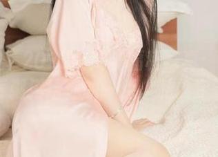 微密圈 – 2023年舰长福利写真：十万口草莓粥粥给你的一点“私人定制”