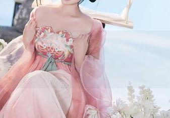 看夏夏子穿礼服，图库里又增添了新风景，有情况了！