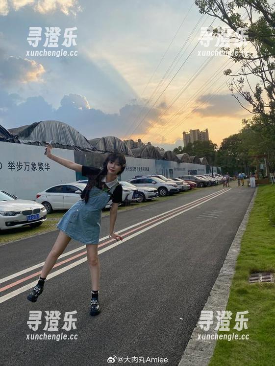 大肉丸Amiee 大肉丸Amiee女神作品,咋就能让我这么想当一只小猫呢?分享一下这迷人的画面吧!