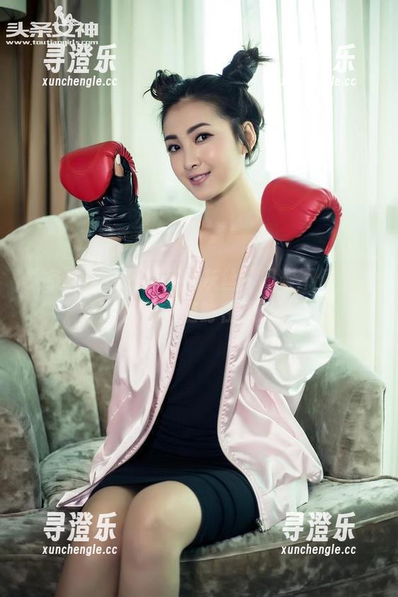 头条女神-杜花花 头条女神 - 杜花花的灰丝:闪耀不停,美图更新随时在线!