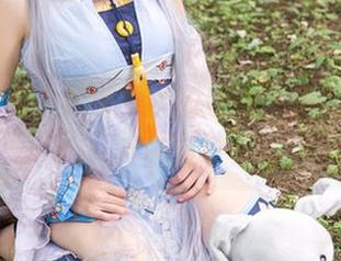 头条女神 – 神琦泽步的泳池合集，壁纸配件随意拿