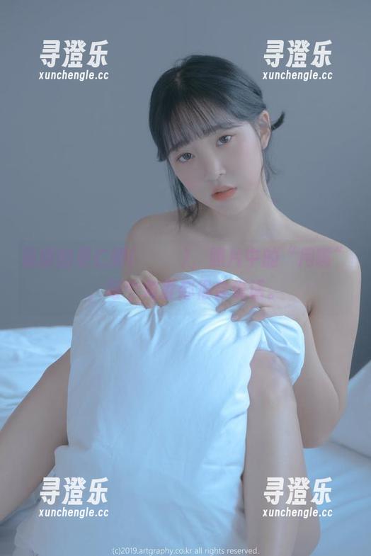 最新的姜仁卿(강인경)，照片中的“用嘴”，每个角度都很会说话。