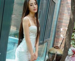 尤果网 – 小琪的美足大本营：图库里的不寻常视角