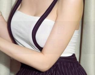 尤果网 – 心儿的校服套图，散发着淡淡的怀旧气息
