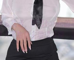 尤蜜荟 – 说实话，妲己toxic的写真里的美腿让人不由自主地想去碰一碰？！