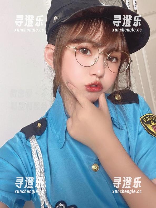 张思允 微密圈 - 不小心流连在张思允的合集里,制服和黑丝有种莫名的搭配,怪怪的舒服。