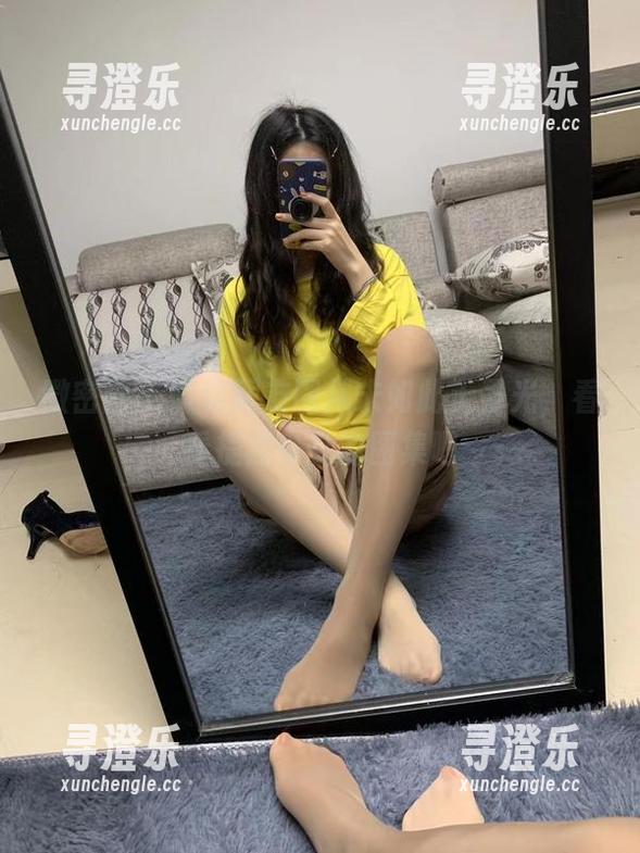 微密圈 - 微信朋友圈从未如此无圣光，看看提袜少女的图集吧