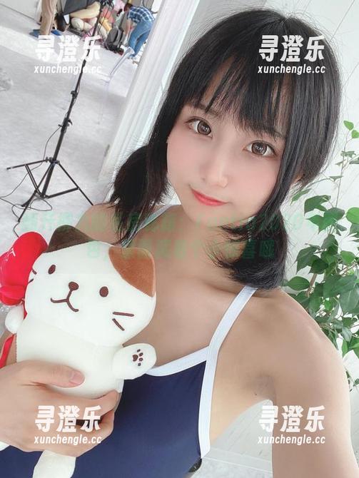 翻开柳丸的私房秘籍：Fantia2020年图包，里面藏着个小惊喜哦