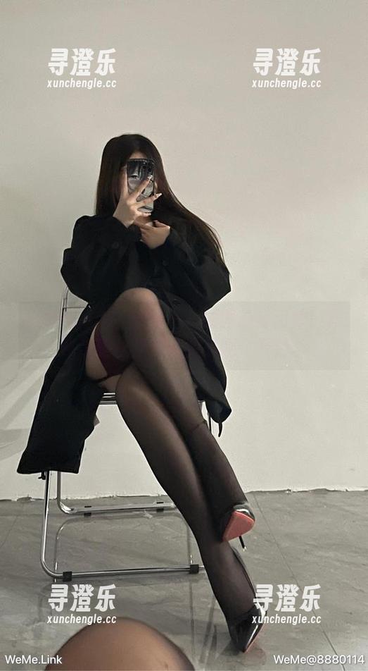 桃沢樱呀 微密圈 - 桃沢樱呀——原图新鲜出炉!黑色半腿丝袜的美丽只是个开始。