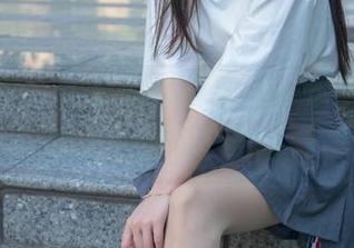 梦丝女神 – 璇璇的这个作品，灰丝的质感竟让我停下了视线。