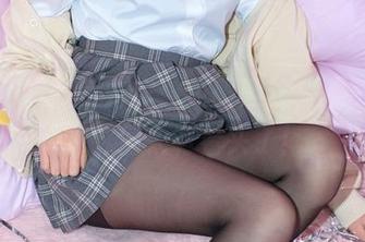 森萝财团最新力作：校服黑丝，不得不说学妹们太有看头了！