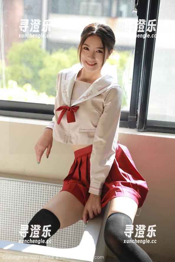 模范学院-伊小七MoMo 模范学院 - 擦亮你的眼睛!伊小七MoMo进驻护士角色,免费套图,莫名其妙的吸引。