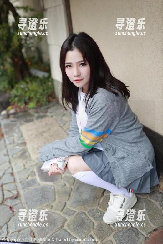 模范学院-唐琪儿Beauty 模范学院 - 在高清图片里,唐琪儿Beauty的白衬衫哼着小曲走来,真是让人捉摸不透