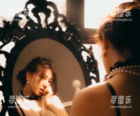 樱晚gigi 樱晚gigi的短裙合集:看她的裙摆飞舞,脑海里不禁想起邻居家的小狗…