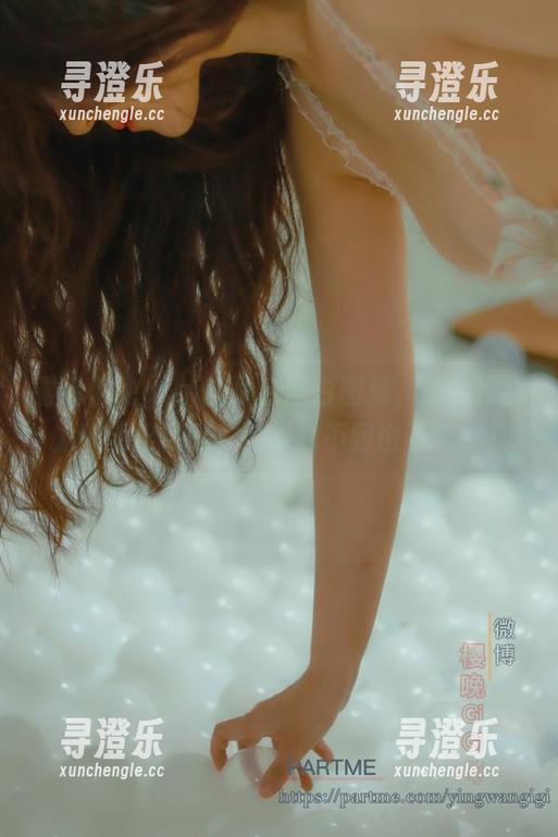 樱晚gigi 看看樱晚gigi的最新黑白图集,找到想象力的新出口吗?如果找不到也不急……
