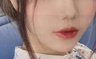 自拍不简单，洛可ss的图库值得分享给你四周的所有人。