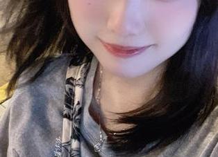 炸酱沐沐的连体衣：每翻一页图包，都会看见一阵若隐若现的想象！
