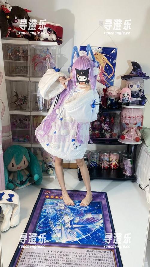白栎Shirly 咳,白栎Shirly果然是个迷人的coser,碧蓝航线的雅努斯JK看得我一愣一愣的。