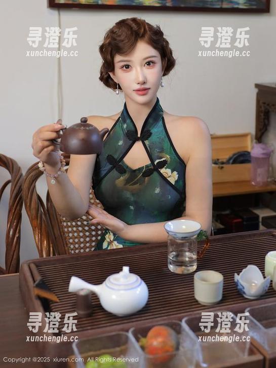 秀人网-小夕Kitty 秀人网 - 欢迎来到小夕Kitty的美脚宇宙!全集原图等你来遨游!