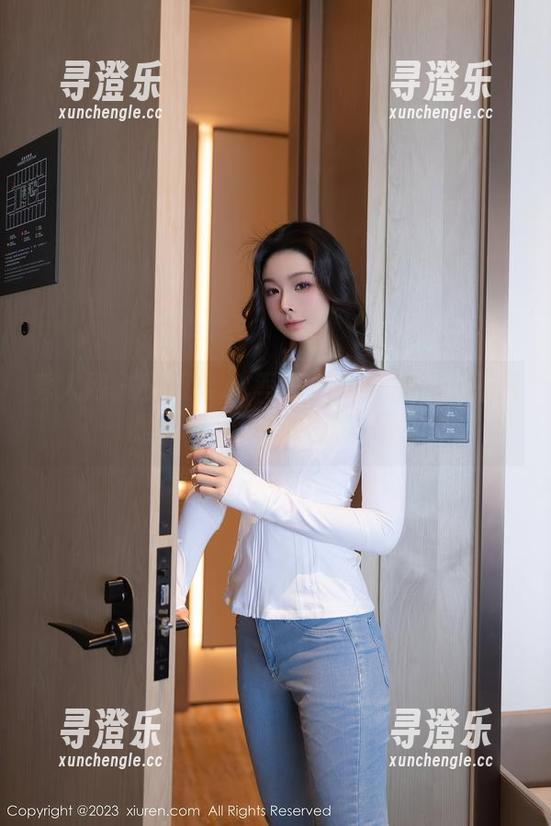 秀人网-王曼柔 秀人网 - 王曼柔JK写真集——精选的不只是影像,还有点儿小情愫
